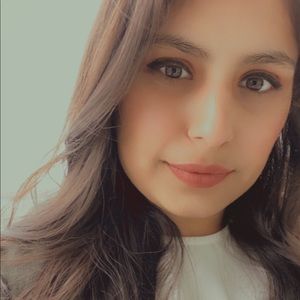 Meet your Posher, Sabina